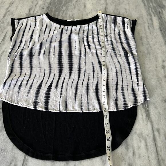 Double Zero S Black & White Batik Front Top - Picture 8 of 9